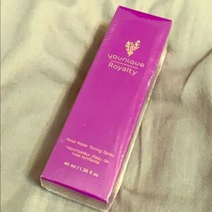 Younique rose water🌹toning spritz